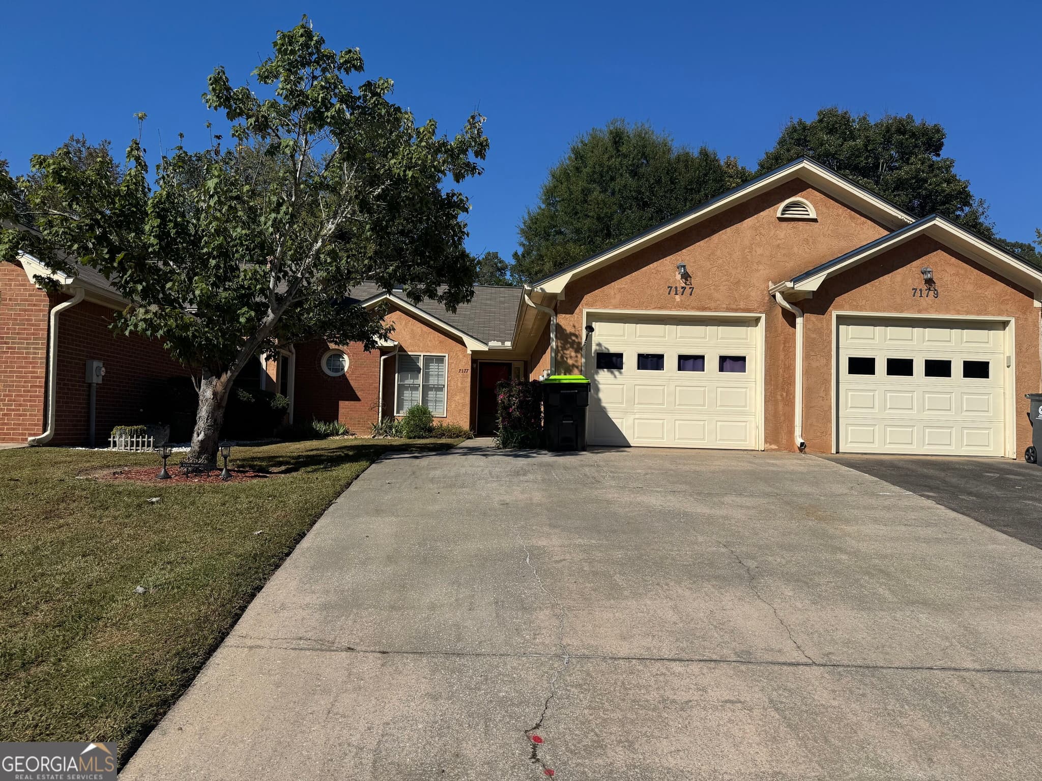 2 bedroom, 2 bathroom, 1,484 sq ft townhouse for sale at 7177 Woodridge Lane, Union City, GA 30291 — photo 1 of 35