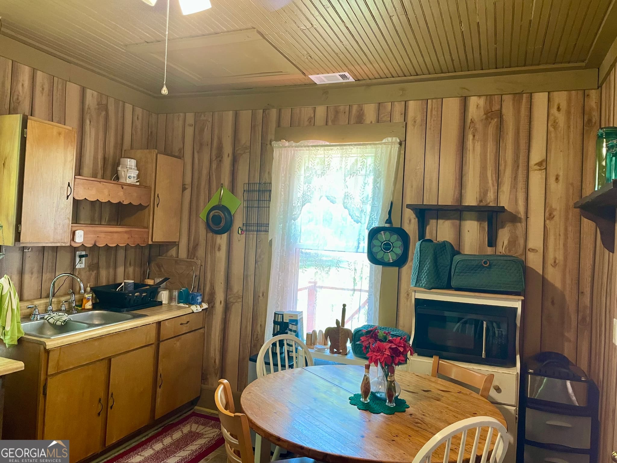 2 bedroom, 1 bathroom, 1,581 sq ft single family residence for sale at 1190 Shore Drive, Tignall, GA 30668 — photo 7