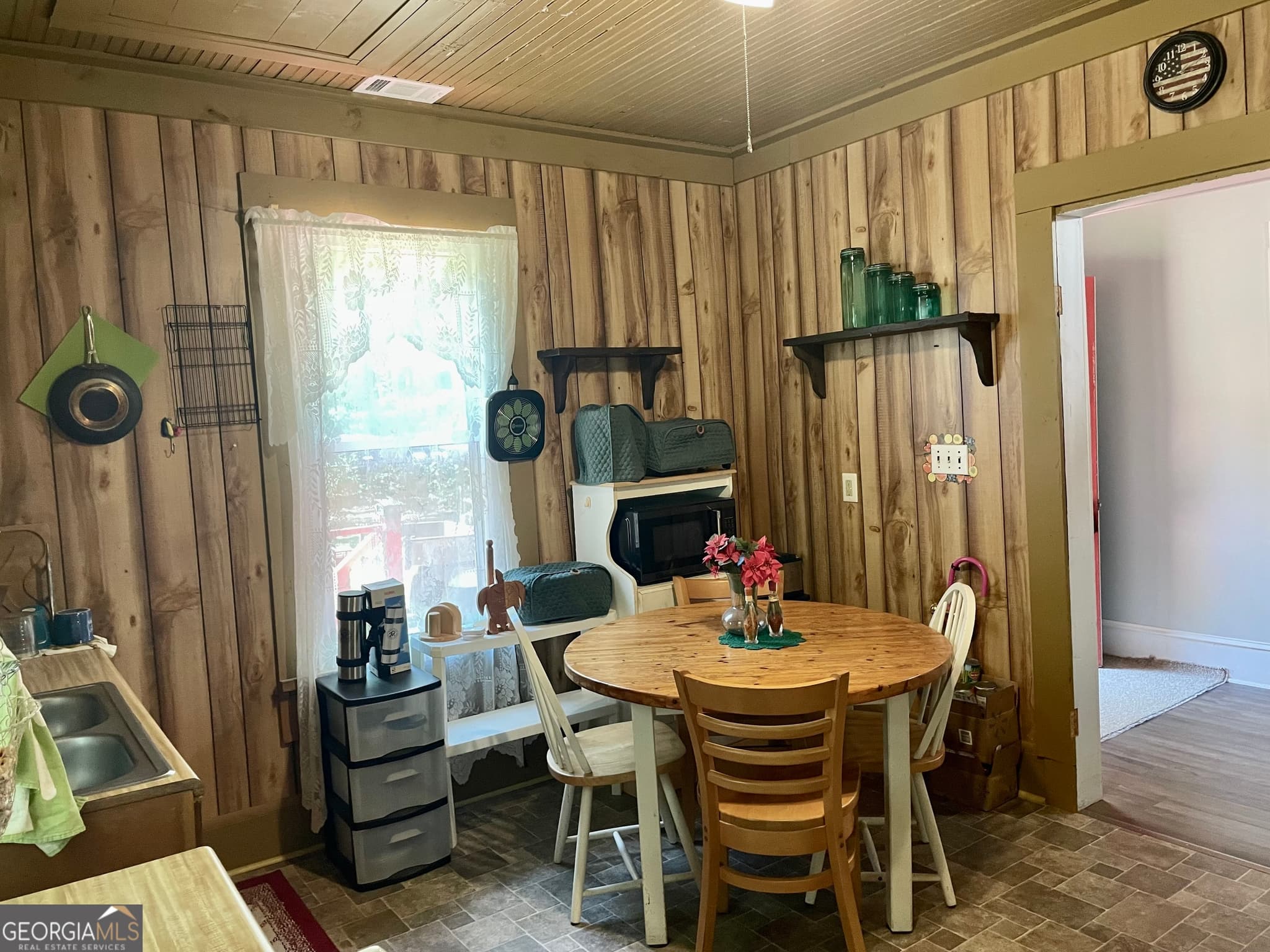 2 bedroom, 1 bathroom, 1,581 sq ft single family residence for sale at 1190 Shore Drive, Tignall, GA 30668 — photo 8