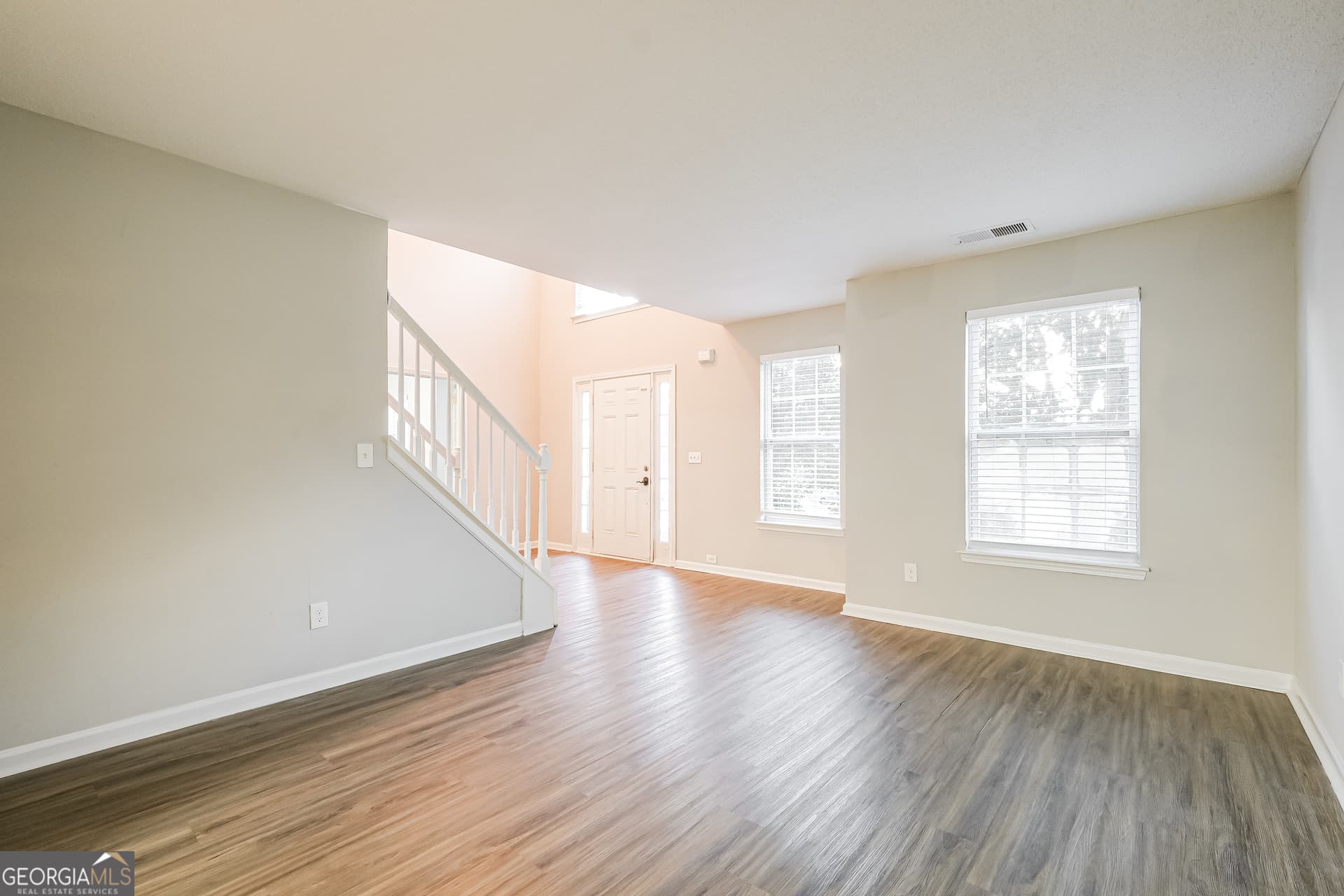 6 bedroom, 3 bathroom, 3,622 sq ft single family residence for sale at 924 Ambeau Circle, Mcdonough, GA 30253 — photo 9