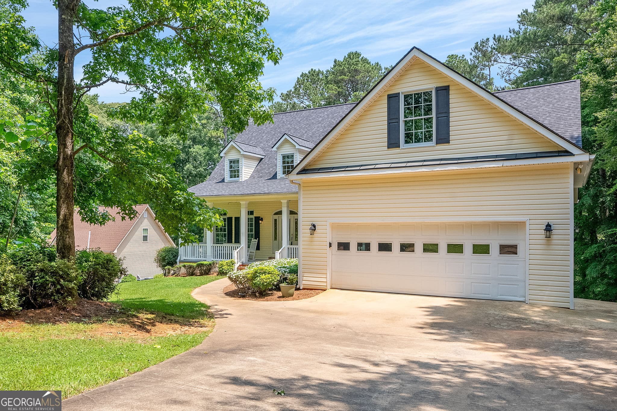 5 bedroom, 4 bathroom, 3,880 sq ft single family residence sold at 147 S Pine Cove Drive, Lagrange, GA 30240