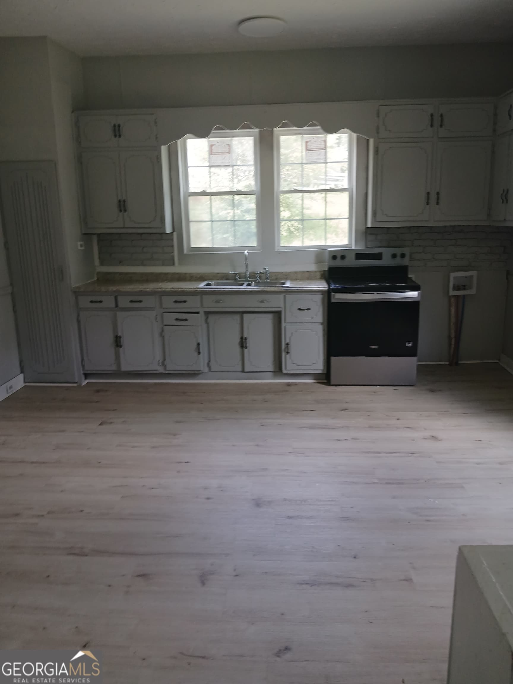 2 bedroom, 1 bathroom, 1,024 sq ft single family residence for sale at 709 Spring Street, Valley, AL 36854 — photo 3