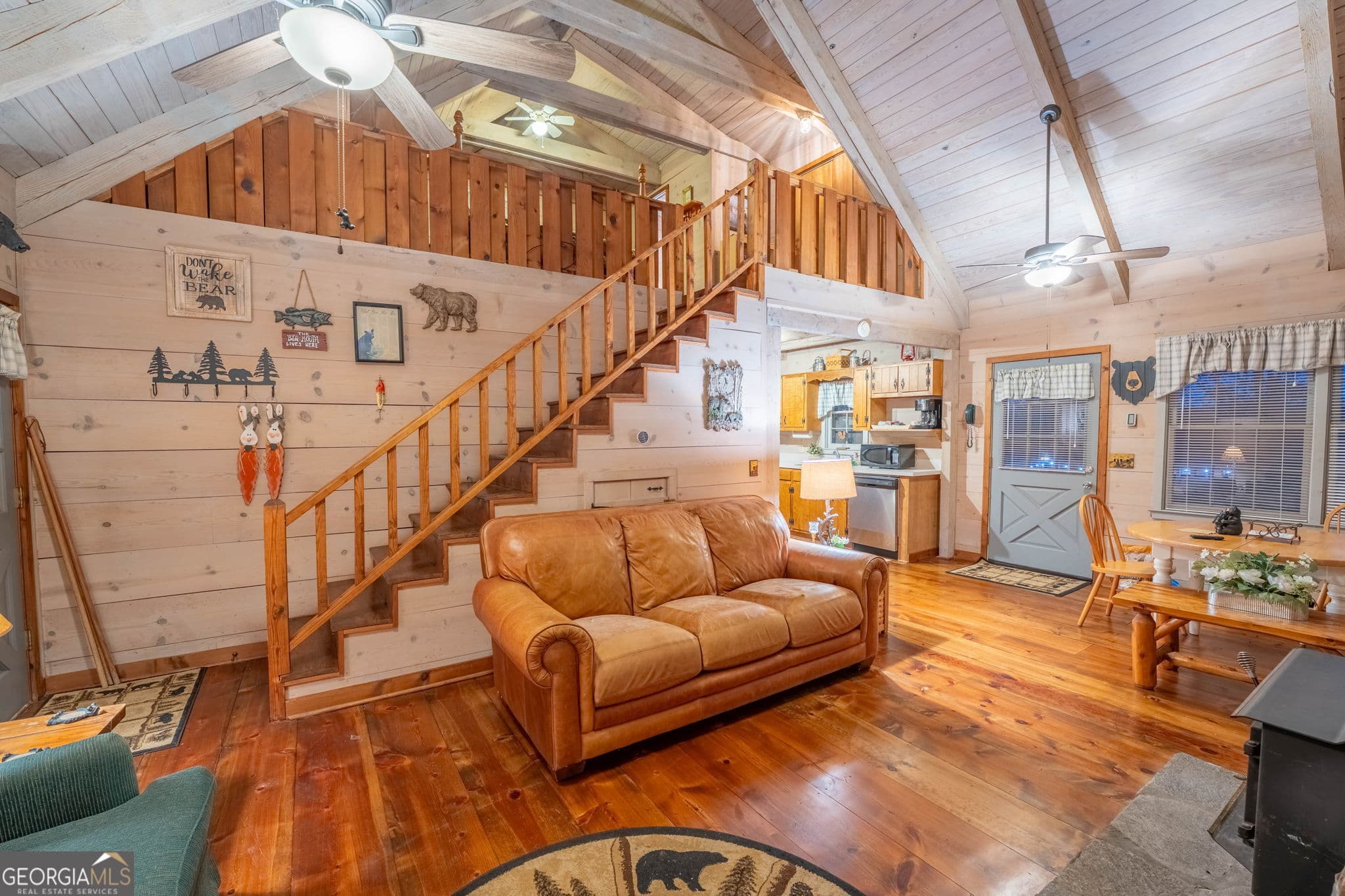 2 bedroom, 2 bathroom, 1,120 sq ft cabin,single family residence for sale at 220 McConnell Court, Helen, GA 30545 — photo 6