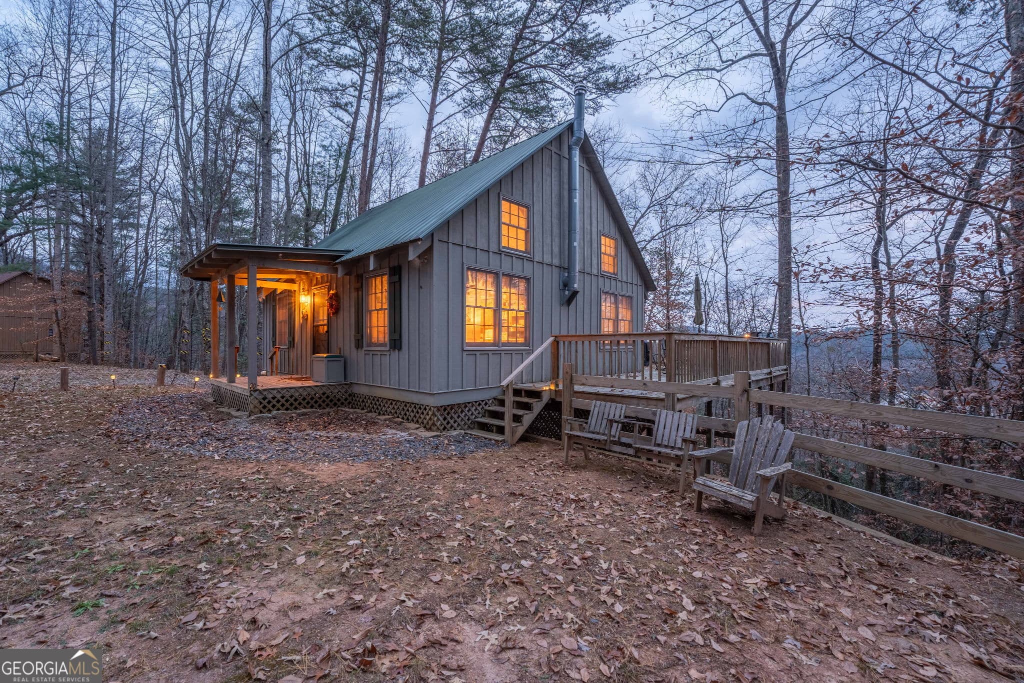 2 bedroom, 2 bathroom, 1,120 sq ft cabin,single family residence for sale at 220 McConnell Court, Helen, GA 30545 — photo 4