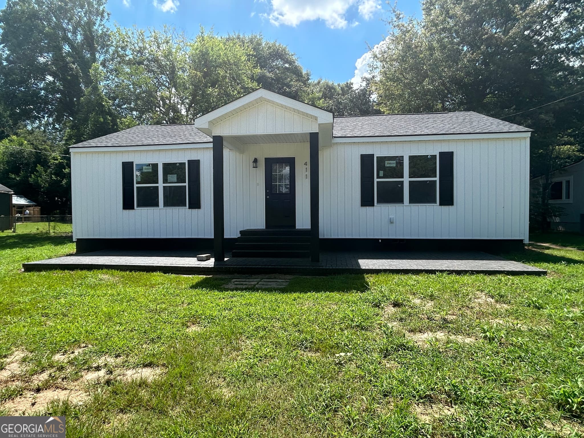 2 bedroom, 1 bathroom, 1,100 sq ft single family residence for sale at 411 Chamlee Drive, Fort Valley, GA 31030 — photo 1 of 23
