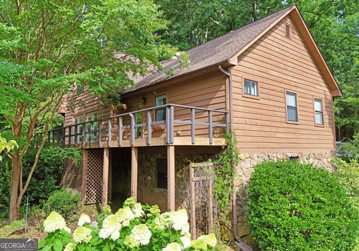 3 bedroom, 3 bathroom, 2,556 sq ft cabin,single family residence for sale at 19 Pine Ridge Terrace, Blairsville, GA 30512 — photo 2