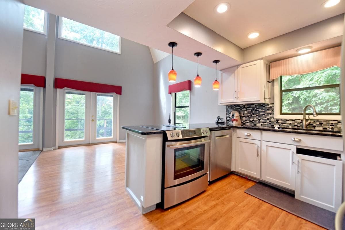 3 bedroom, 3 bathroom, 2,556 sq ft cabin,single family residence for sale at 19 Pine Ridge Terrace, Blairsville, GA 30512 — photo 5