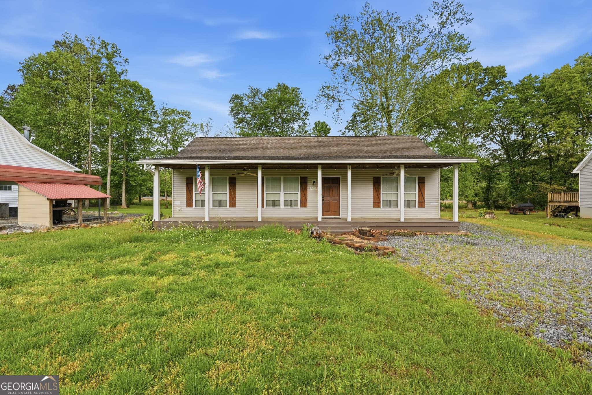 1 bedroom, 2 bathroom, 1,056 sq ft single family residence for sale at 5457 Willow Springs Road, Young Harris, GA 30582