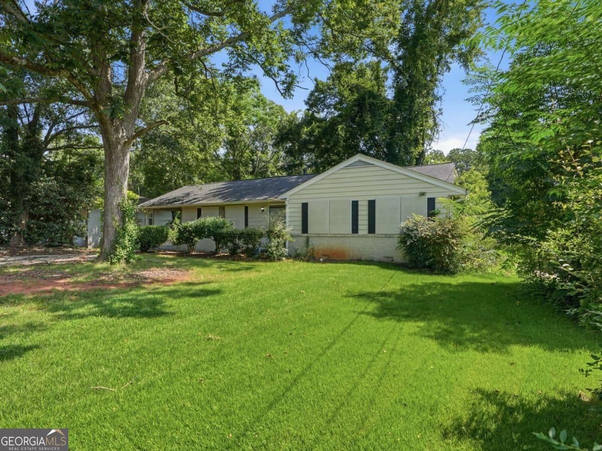 3 bedroom, 2 bathroom, 1,174 sq ft single family residence for sale at 1603 Hollyhock Terrace, Decatur, GA 30032 — photo 2