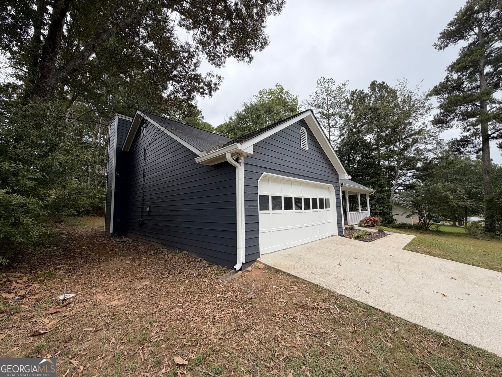 3 bedroom, 2 bathroom, 2,012 sq ft single family residence for rent at 1990 Hutton Drive, Grayson, GA 30017 for $2,240 a month — photo 2