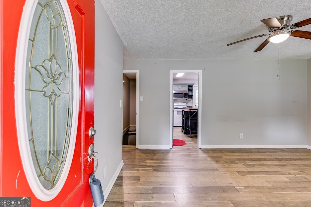 3 bedroom, 1.5 bathroom, 1,752 sq ft single family residence for sale at 2961 W HWY 166, Carrollton, GA 30117 — photo 5