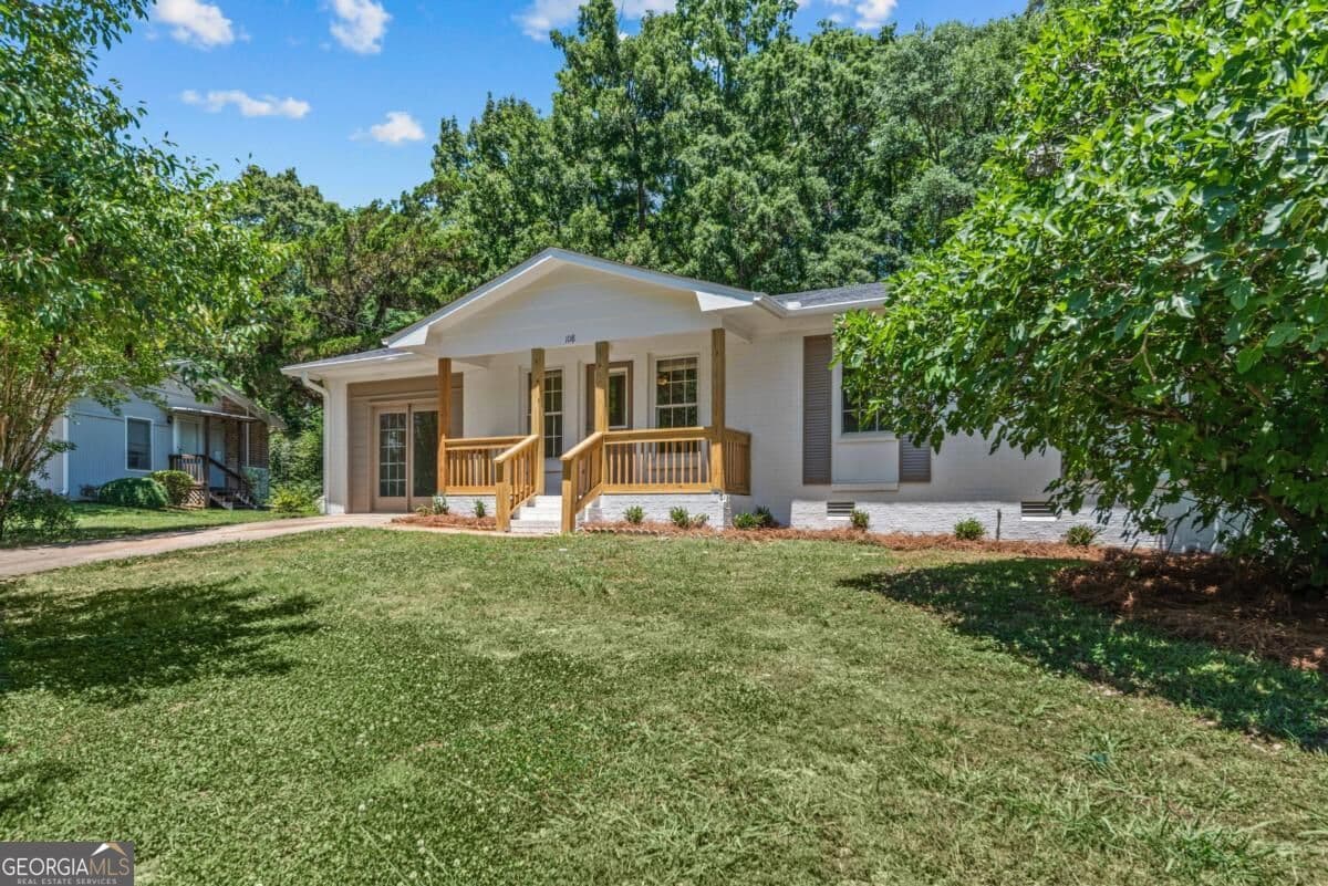 4 bedroom, 2 bathroom, 1,351 sq ft single family residence for sale at 108 Winter Hill Drive, Winterville, GA 30683 — photo 2