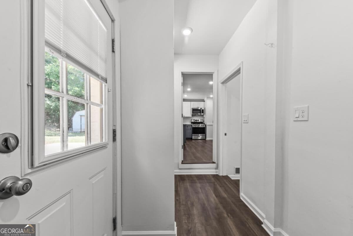 4 bedroom, 2 bathroom, 1,351 sq ft single family residence for sale at 108 Winter Hill Drive, Winterville, GA 30683 — photo 5