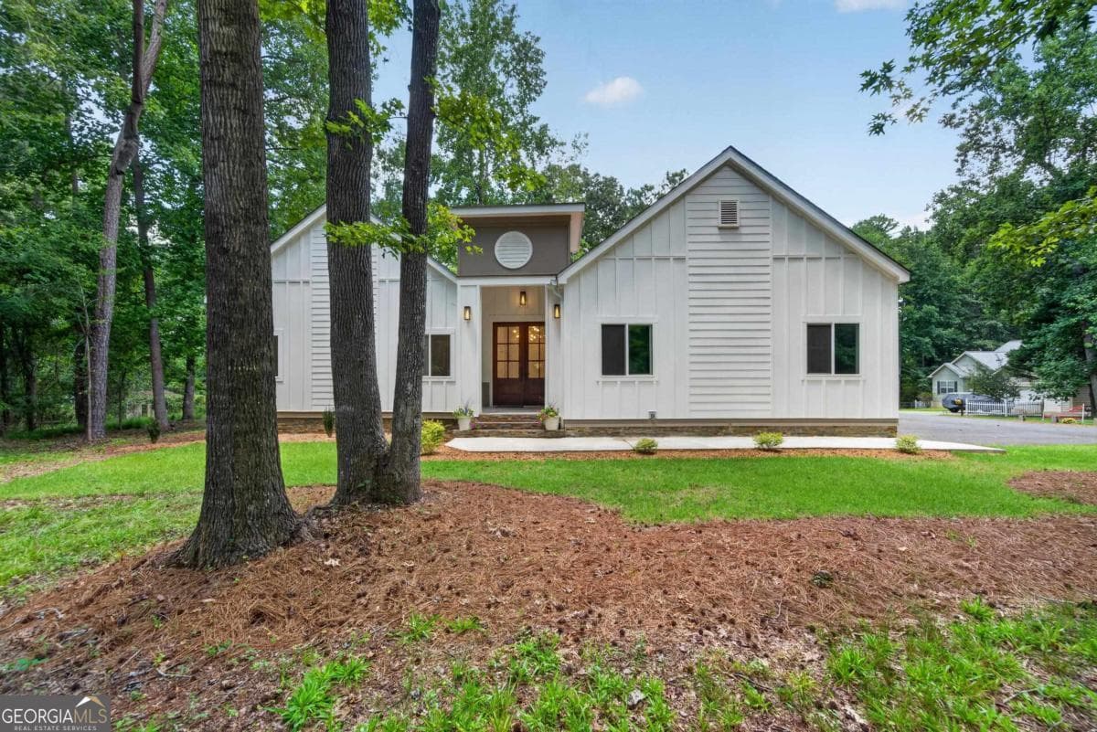 3 bedroom, 3.5 bathroom, 2,016 sq ft single family residence for sale at 101 Willow Cove, Eatonton, GA 31024 — photo 3