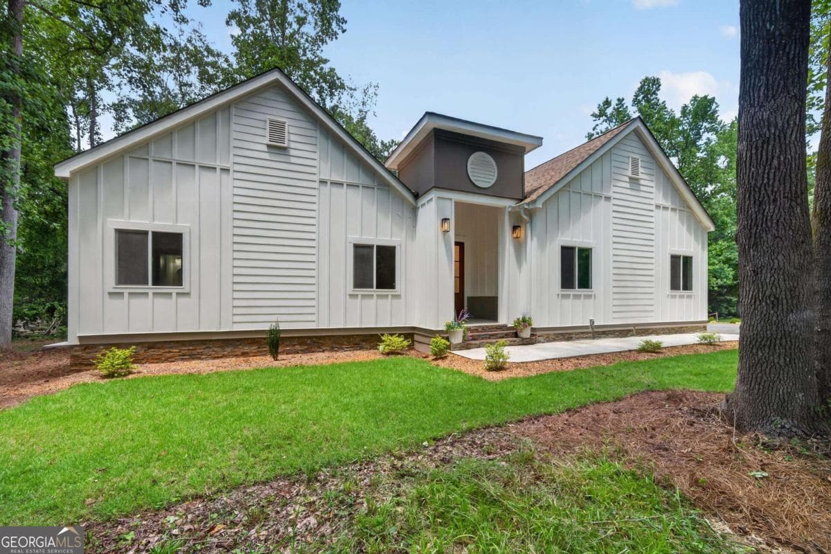 3 bedroom, 3.5 bathroom, 2,016 sq ft single family residence for sale at 101 Willow Cove, Eatonton, GA 31024