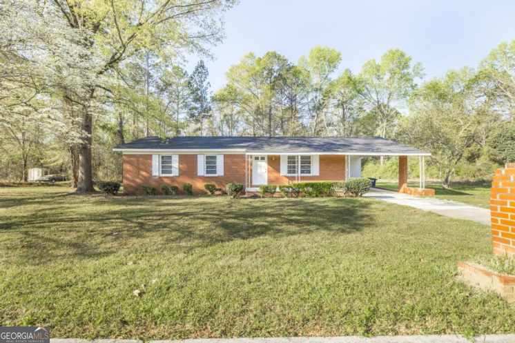 3 bedroom, 2 bathroom, 1,470 sq ft single family residence for sale at 918 Henderson Street, Dublin, GA 31021 — photo 2
