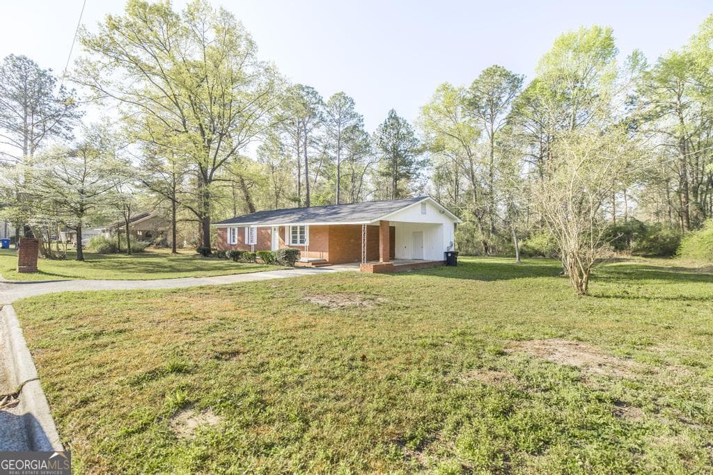 3 bedroom, 2 bathroom, 1,470 sq ft single family residence for sale at 918 Henderson Street, Dublin, GA 31021 — photo 3