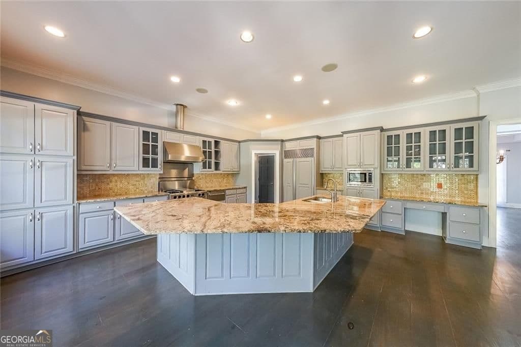 5 bedroom, 6.5 bathroom, 8,103 sq ft single family residence for rent at 2747 Lockerly Lane, Duluth, GA 30097 for $6,000 a month — photo 9