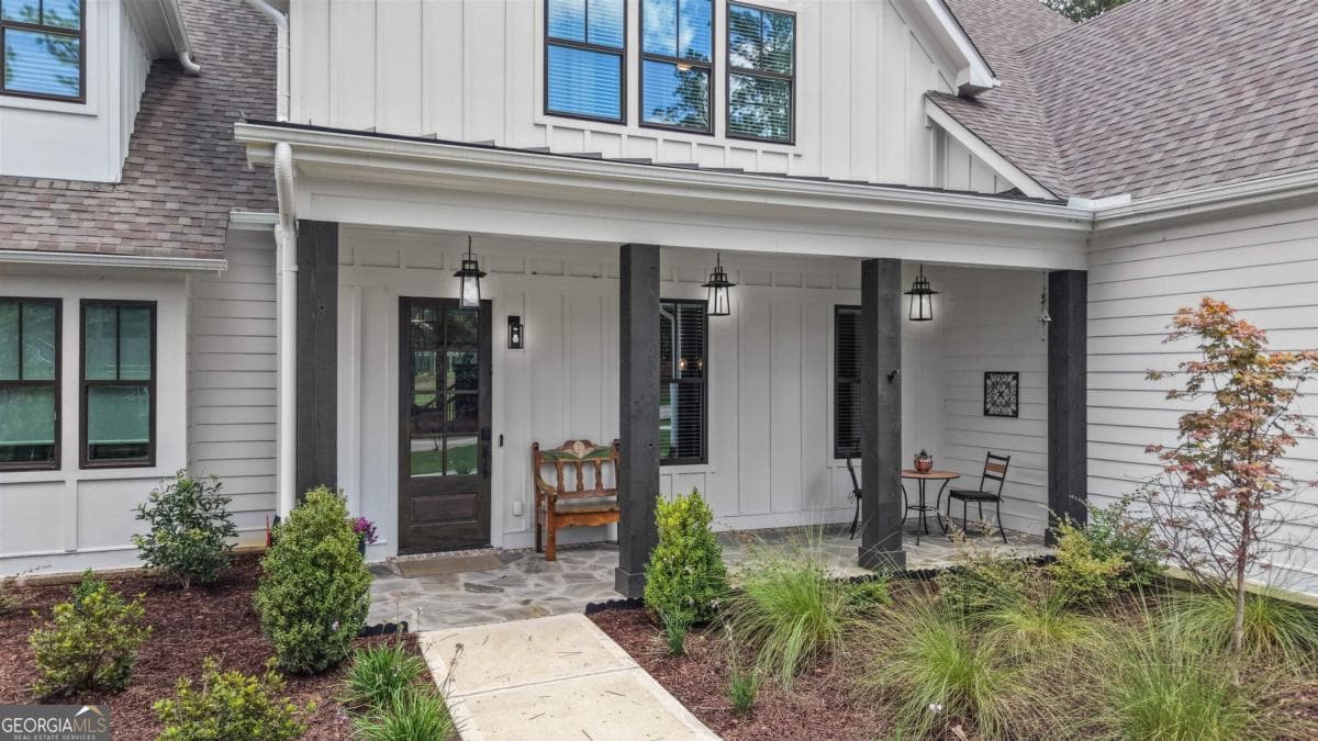 5 bedroom, 4 bathroom, 3,729 sq ft single family residence for sale at 2300 Club Drive, Greensboro, GA 30642 — photo 5