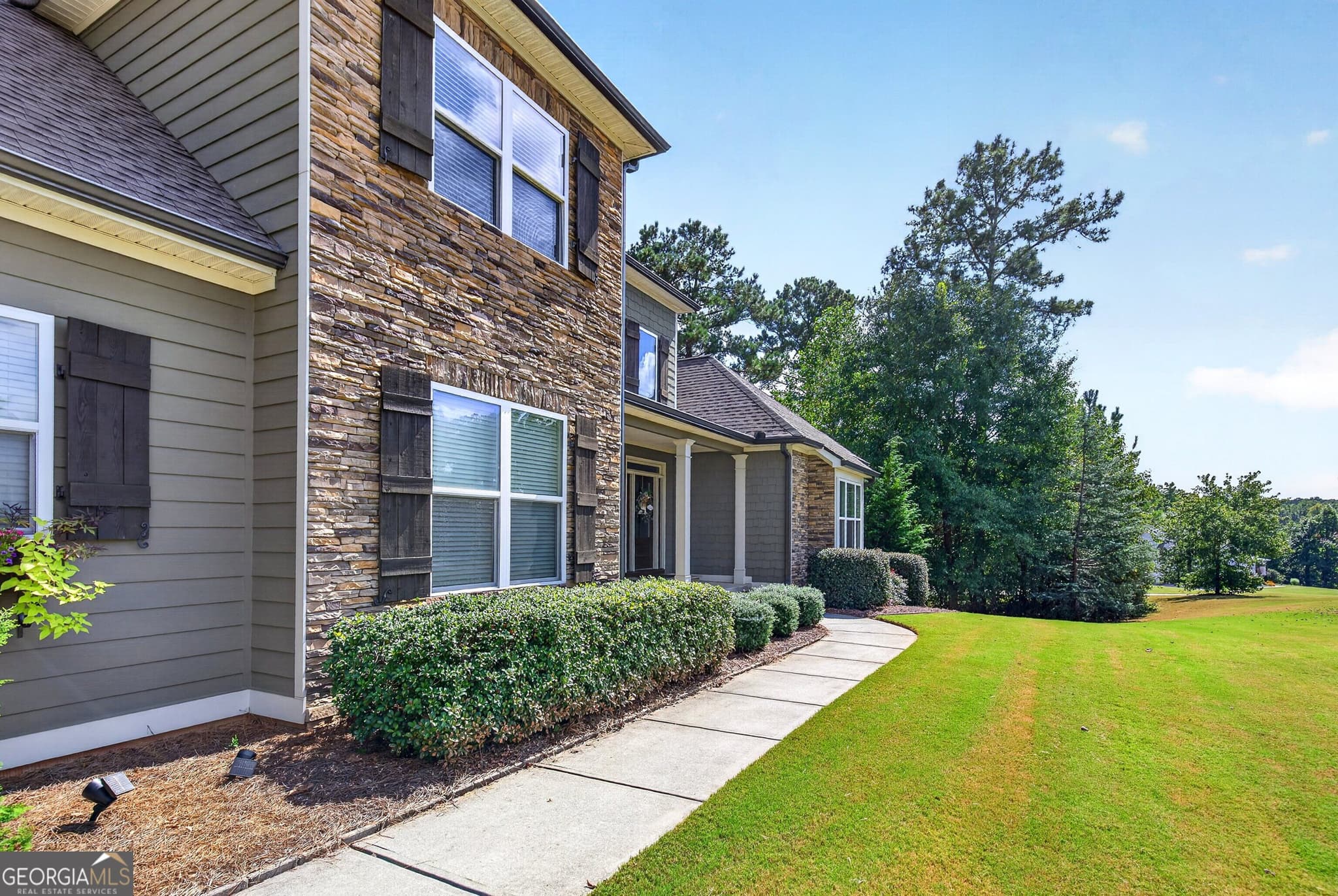 7 bedroom, 5.5 bathroom, 5,198 sq ft single family residence for sale at 122 Brook Trail, Newnan, GA 30265 — photo 8