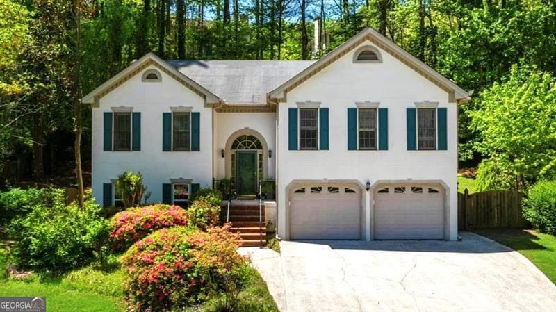 5 bedroom, 3 bathroom, 2,878 sq ft single family residence sold at 815 Connell Lane, Lawrenceville, GA 30044