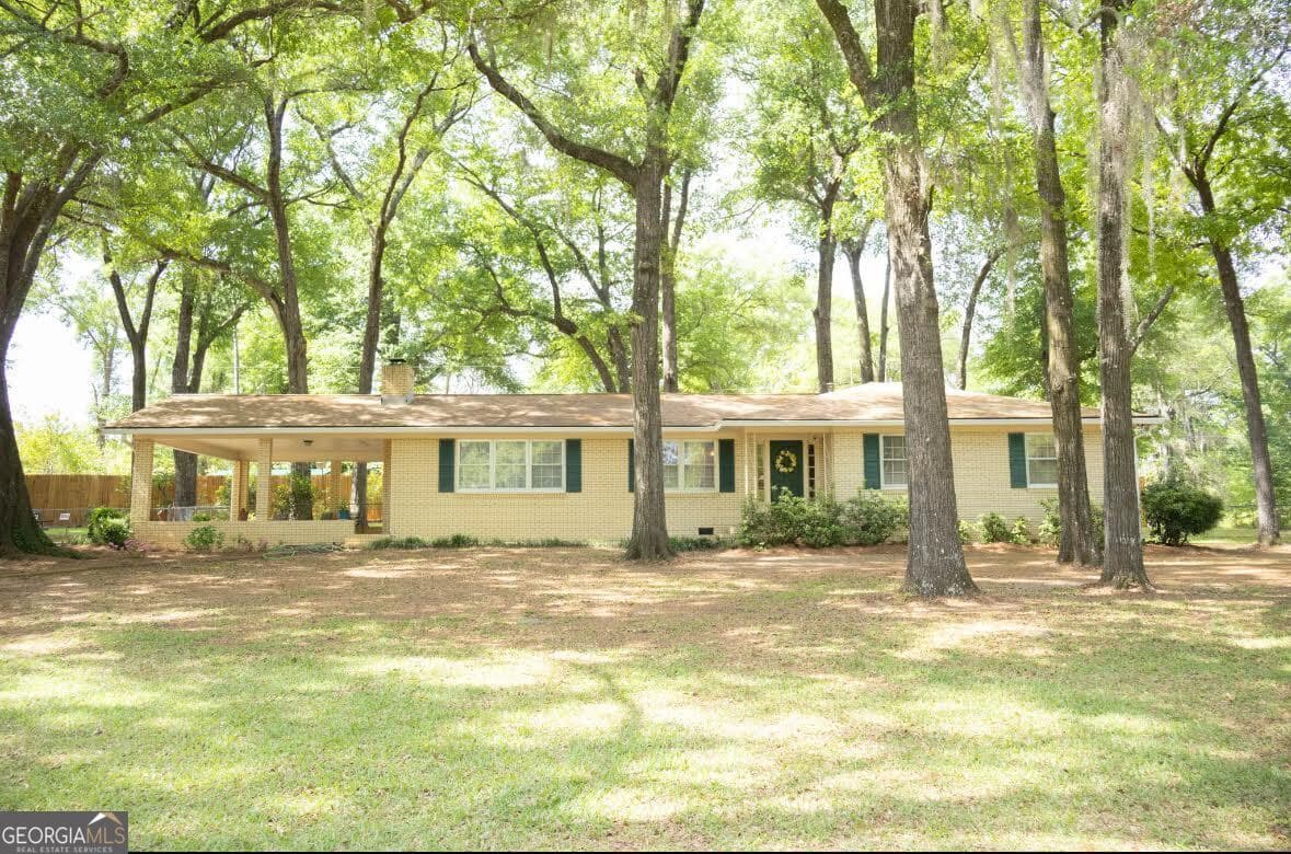 3 bedroom, 2 bathroom, 1,768 sq ft single family residence sold at 10 E Franklin Avenue, Hawkinsville, GA 31036