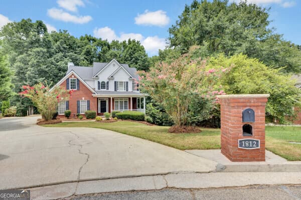 5 bedroom, 3.5 bathroom, 2,582 sq ft single family residence for sale at 1812 Cotton Lane, Loganville, GA 30052 — photo 2