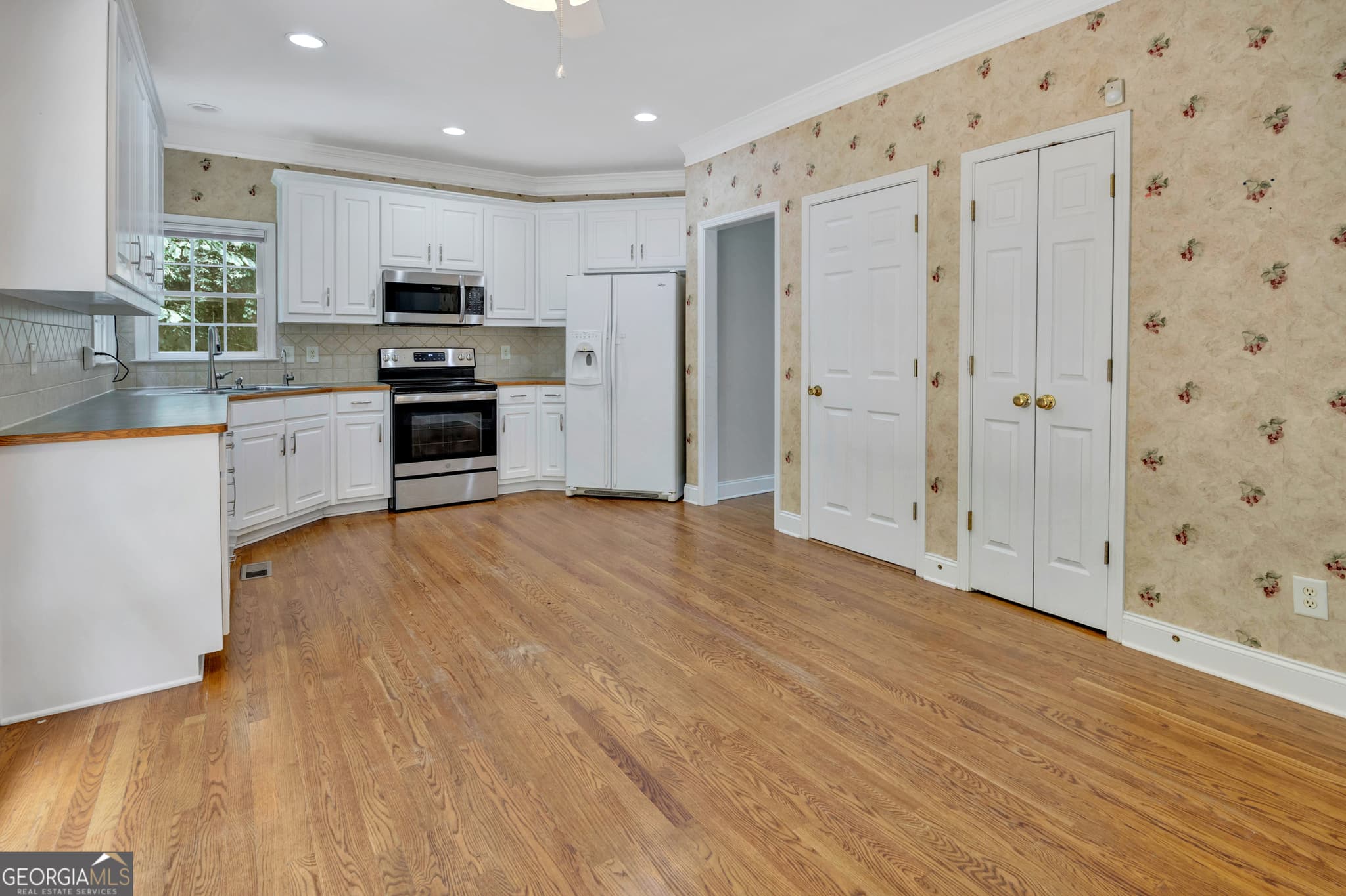 5 bedroom, 3.5 bathroom, 2,582 sq ft single family residence for sale at 1812 Cotton Lane, Loganville, GA 30052 — photo 10