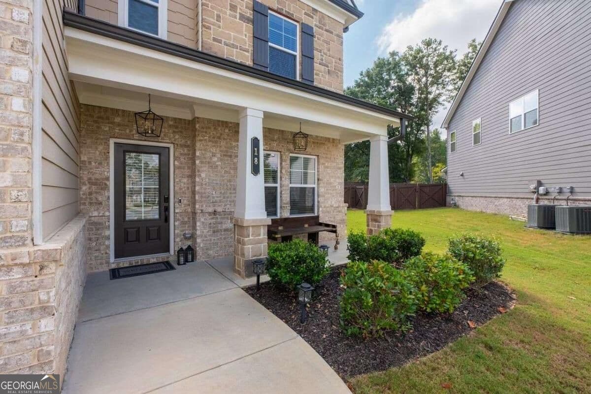 5 bedroom, 4 bathroom, 2,900 sq ft single family residence for sale at 18 Ryston Way, Lawrenceville, GA 30045 — photo 4