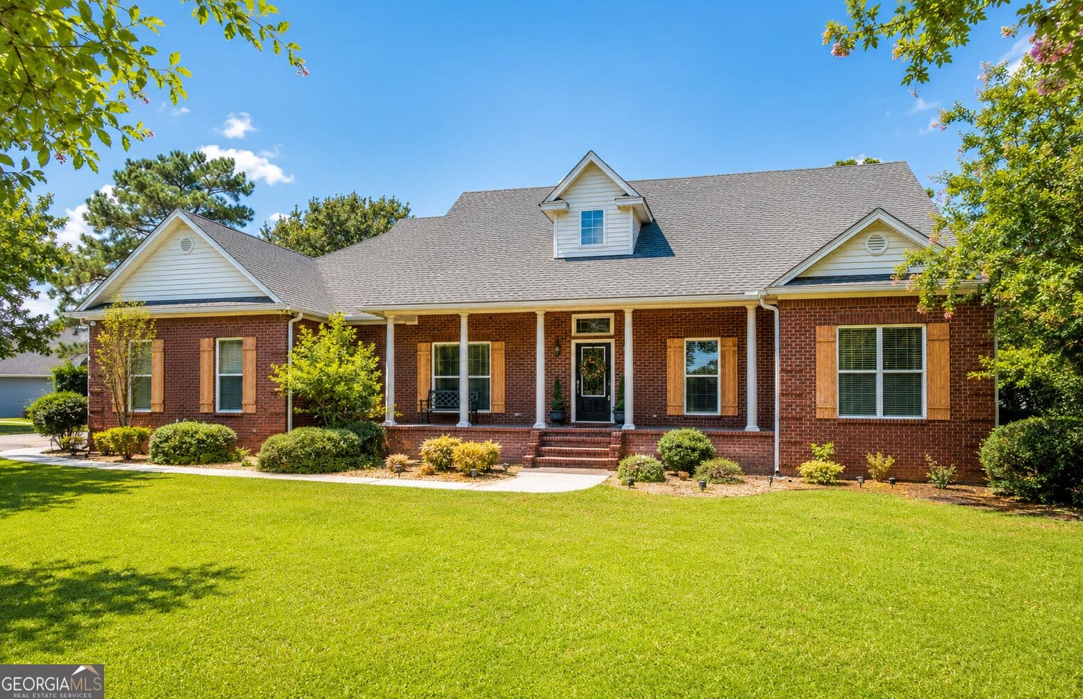 4 bedroom, 3.5 bathroom, 2,541 sq ft single family residence under contract at 90 Crosby Lane, Homerville, GA 31634