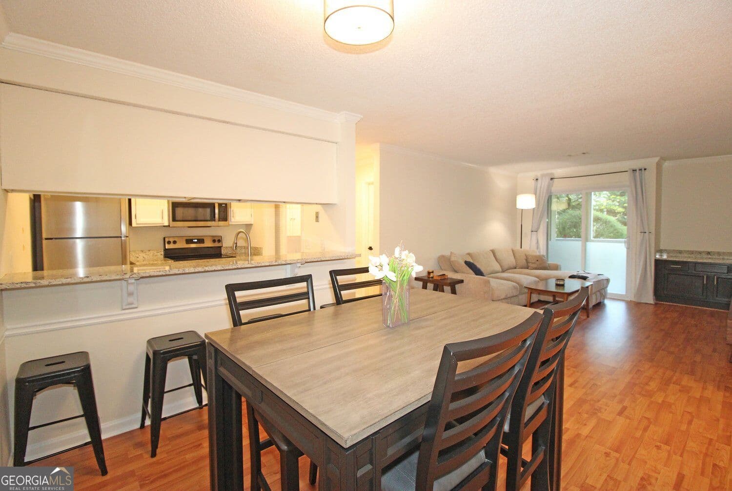 2 bedroom, 2 bathroom, 1,179 sq ft condominium for sale at 306 Barrington Hills Drive, Sandy Springs, GA 30350 — photo 6