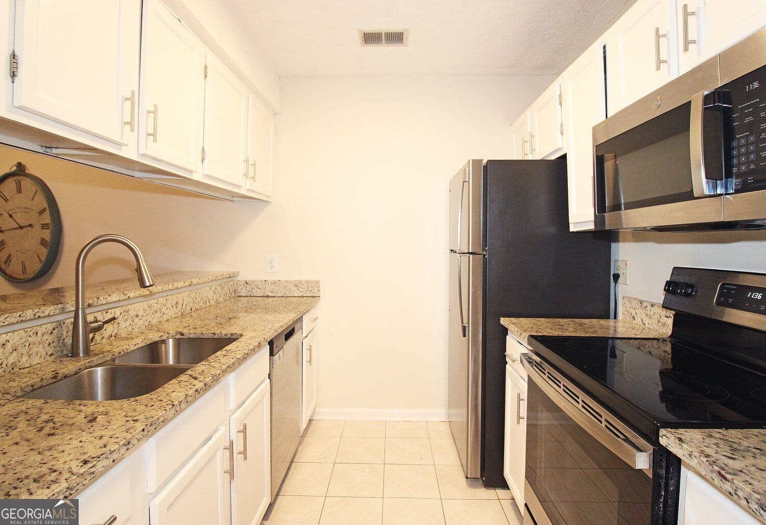 2 bedroom, 2 bathroom, 1,179 sq ft condominium for sale at 306 Barrington Hills Drive, Sandy Springs, GA 30350 — photo 7