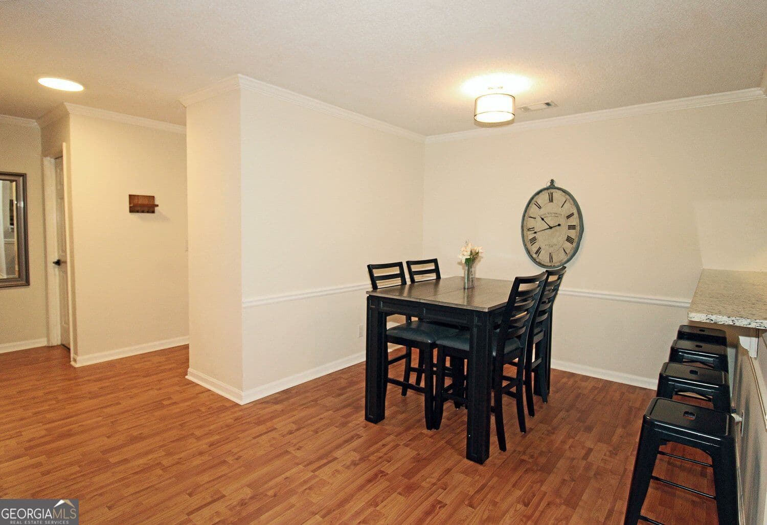 2 bedroom, 2 bathroom, 1,179 sq ft condominium for sale at 306 Barrington Hills Drive, Sandy Springs, GA 30350 — photo 5