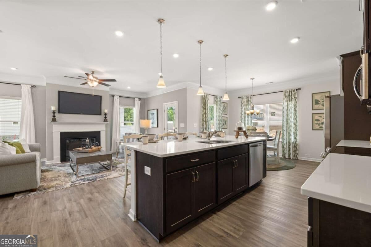 3 bedroom, 2.5 bathroom, 1,933 sq ft single family residence under contract at 63 Southland Drive, Ringgold, GA 30736 — photo 3