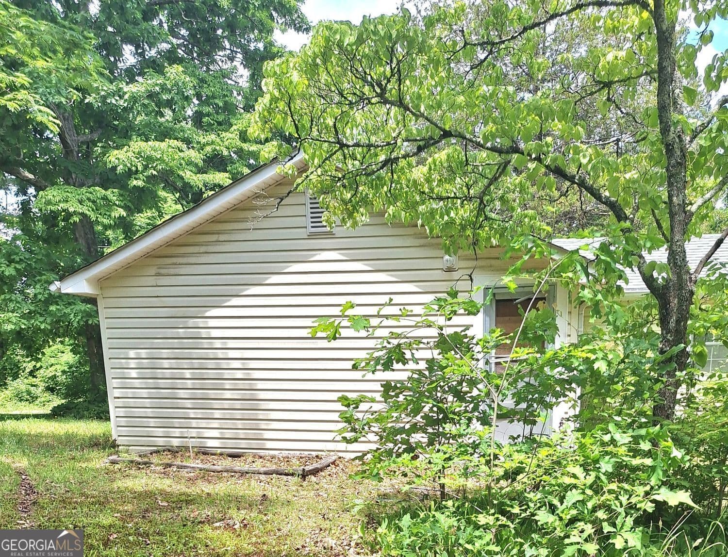 4 bedroom, 2 bathroom, 2,016 sq ft single family residence for sale at 333 Lickskillet Road, Epworth, GA 30541 — photo 4