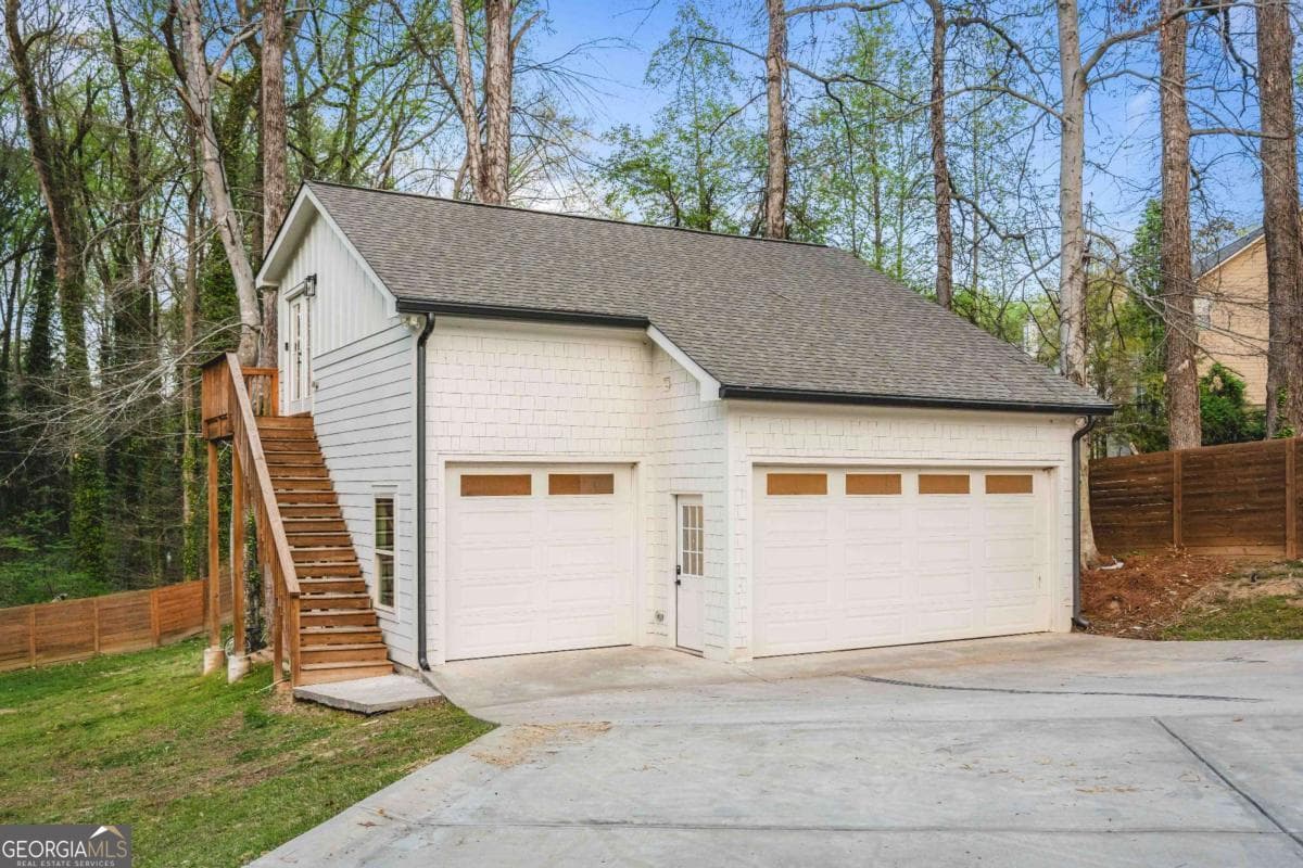 9 bedroom, 7.5 bathroom, 6,638 sq ft single family residence for sale at 5758 Williams Road, Norcross, GA 30093 — photo 6
