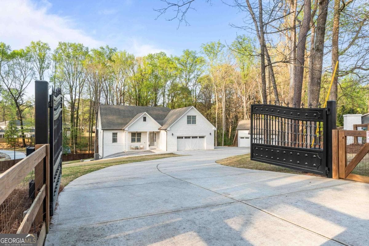 9 bedroom, 7.5 bathroom, 6,638 sq ft single family residence for sale at 5758 Williams Road, Norcross, GA 30093 — photo 10