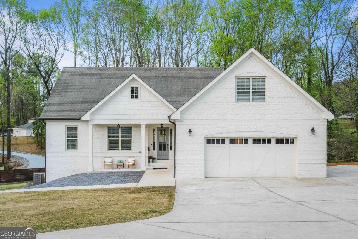 9 bedroom, 7.5 bathroom, 6,638 sq ft single family residence for sale at 5758 Williams Road, Norcross, GA 30093 — photo 8