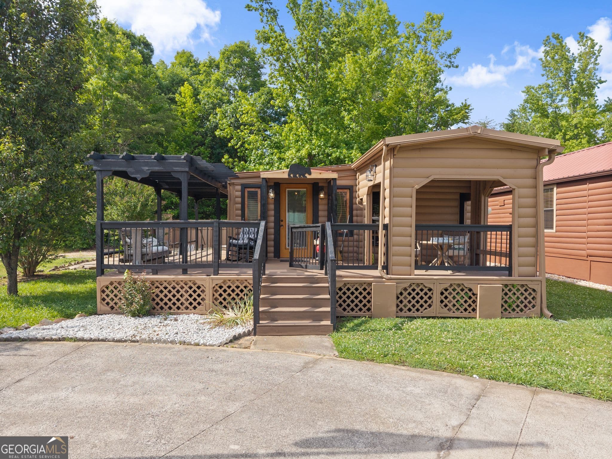 1 bedroom, 1 bathroom, 700 sq ft manufactured home,single family residence for sale at 165 Stag Leap Drive, Cleveland, GA 30528