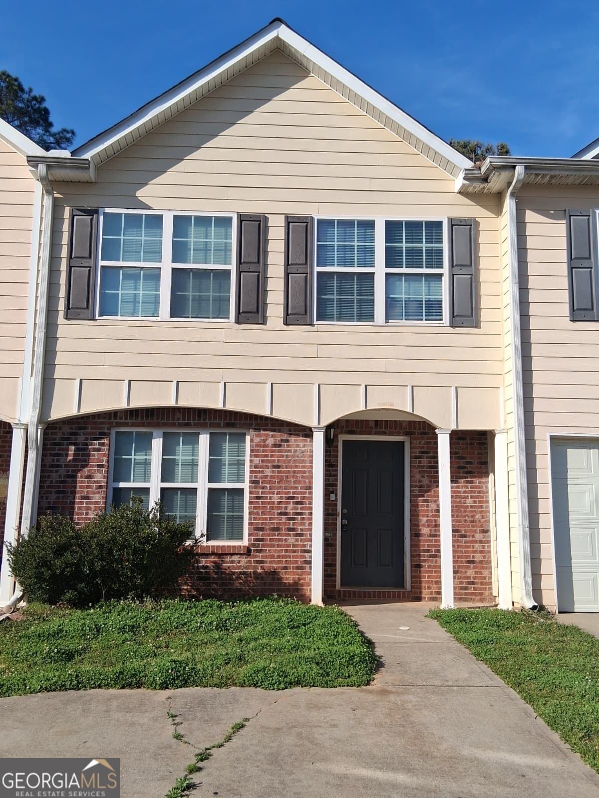 3 bedroom, 2.5 bathroom, 1,708 sq ft townhouse for rent at 161 Shenandoah Drive, Riverdale, GA 30274 for $1,800 a month