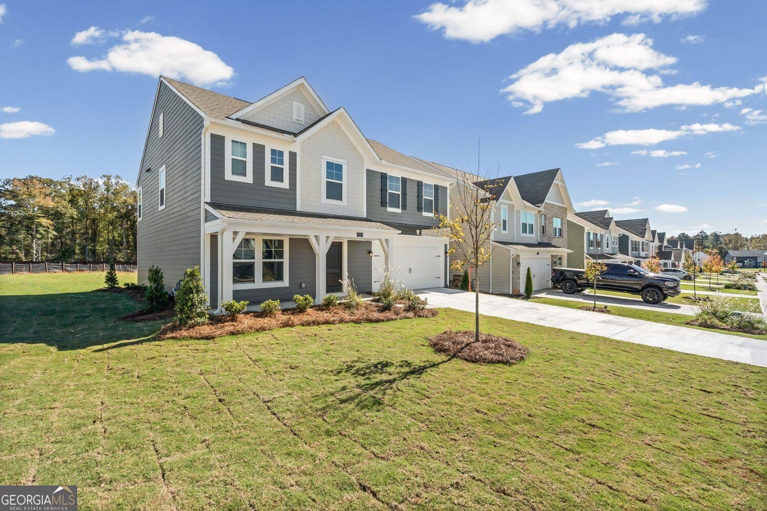 5 bedroom, 3 bathroom, 2,793 sq ft single family residence for sale at 785 Crystal Lake Parkway, Hoschton, GA 30548 — photo 6