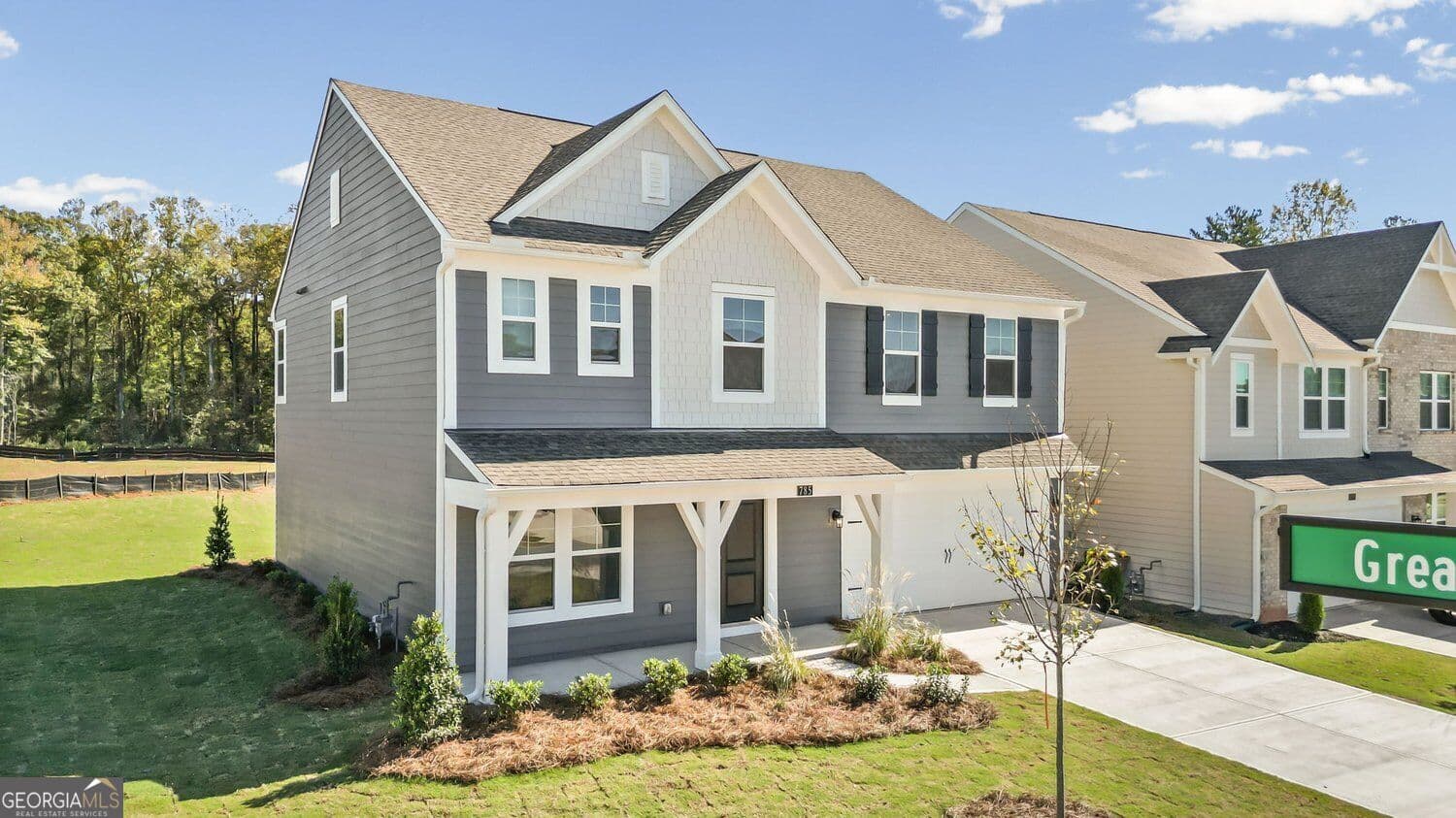 5 bedroom, 3 bathroom, 2,793 sq ft single family residence for sale at 785 Crystal Lake Parkway, Hoschton, GA 30548 — photo 3