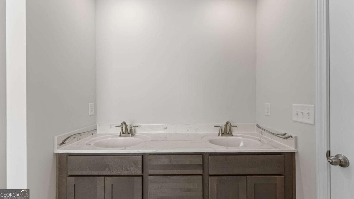4 bedroom, 2.5 bathroom, 1,714 sq ft single family residence for sale at 357 Bloomfield Circle, Canton, GA 30114 — photo 8