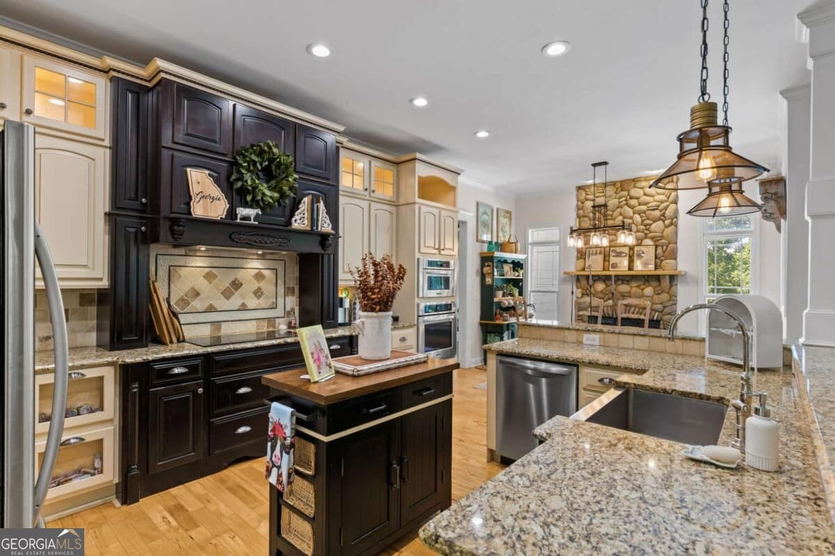 9 bedroom, 7 bathroom, 6,937 sq ft farm for sale at 1141 Addington Lane, Waleska, GA 30183 — photo 6