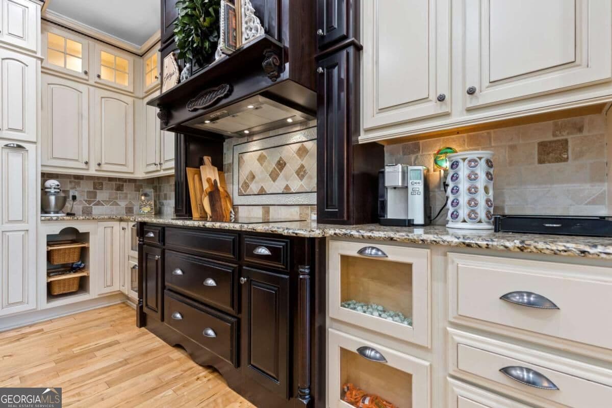 9 bedroom, 7 bathroom, 6,937 sq ft farm for sale at 1141 Addington Lane, Waleska, GA 30183 — photo 8