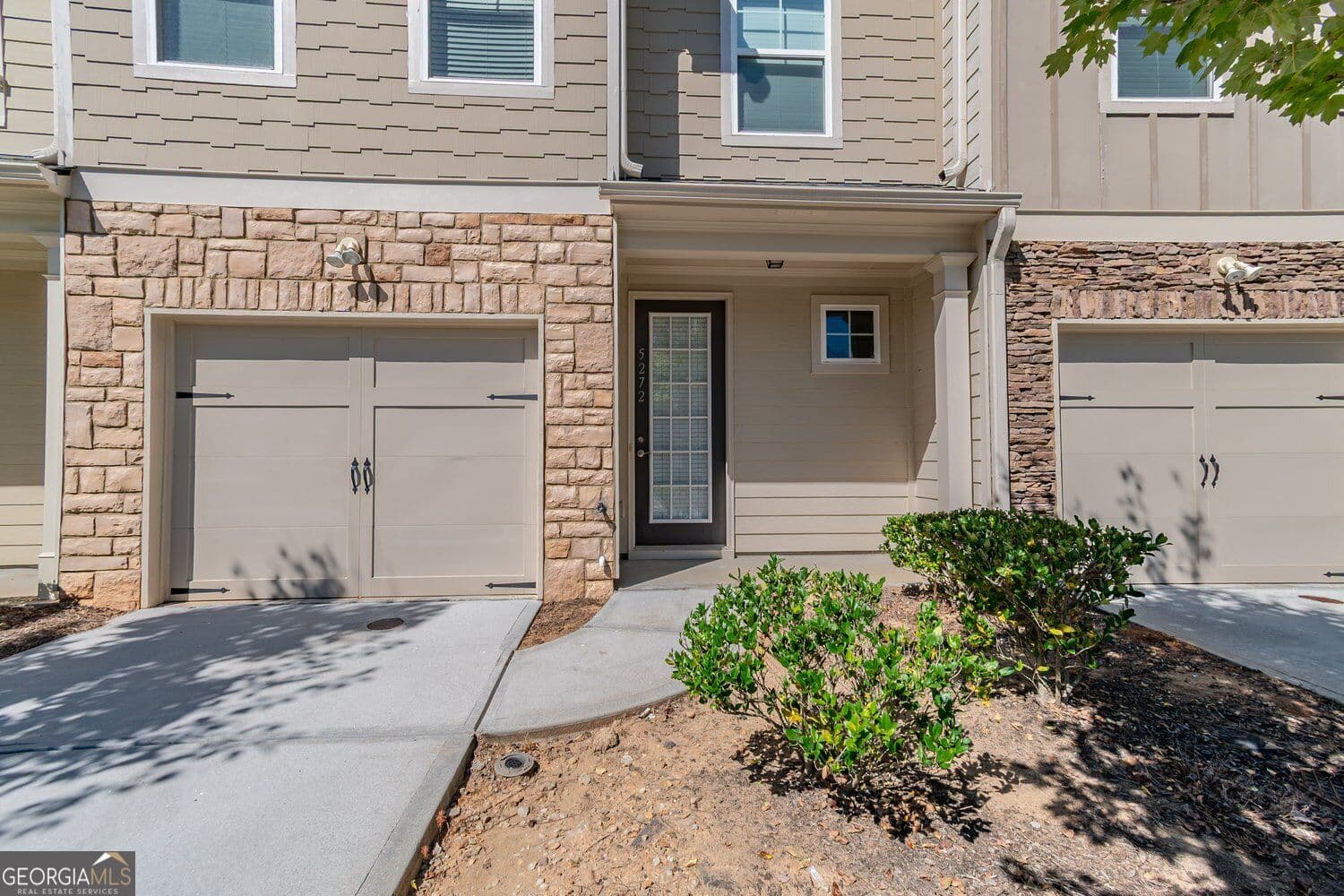 3 bedroom, 2.5 bathroom, 1,712 sq ft townhouse for rent at 5272 Mill Way, Stone Mountain, GA 30083 for $2,100 a month — photo 2