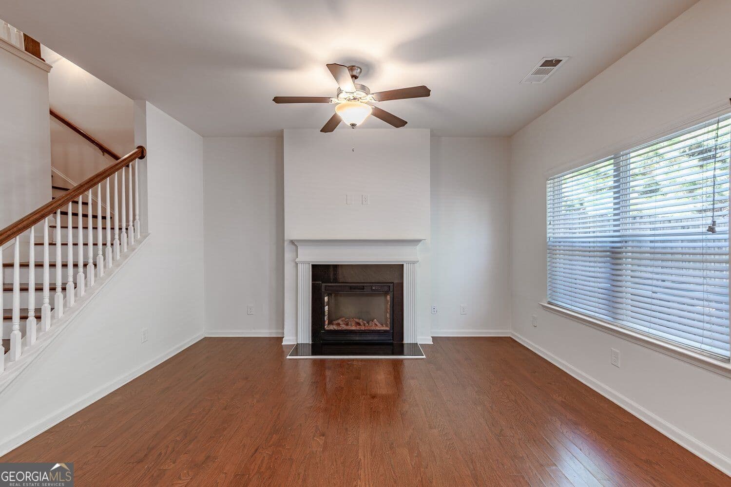 3 bedroom, 2.5 bathroom, 1,712 sq ft townhouse for rent at 5272 Mill Way, Stone Mountain, GA 30083 for $2,100 a month — photo 8