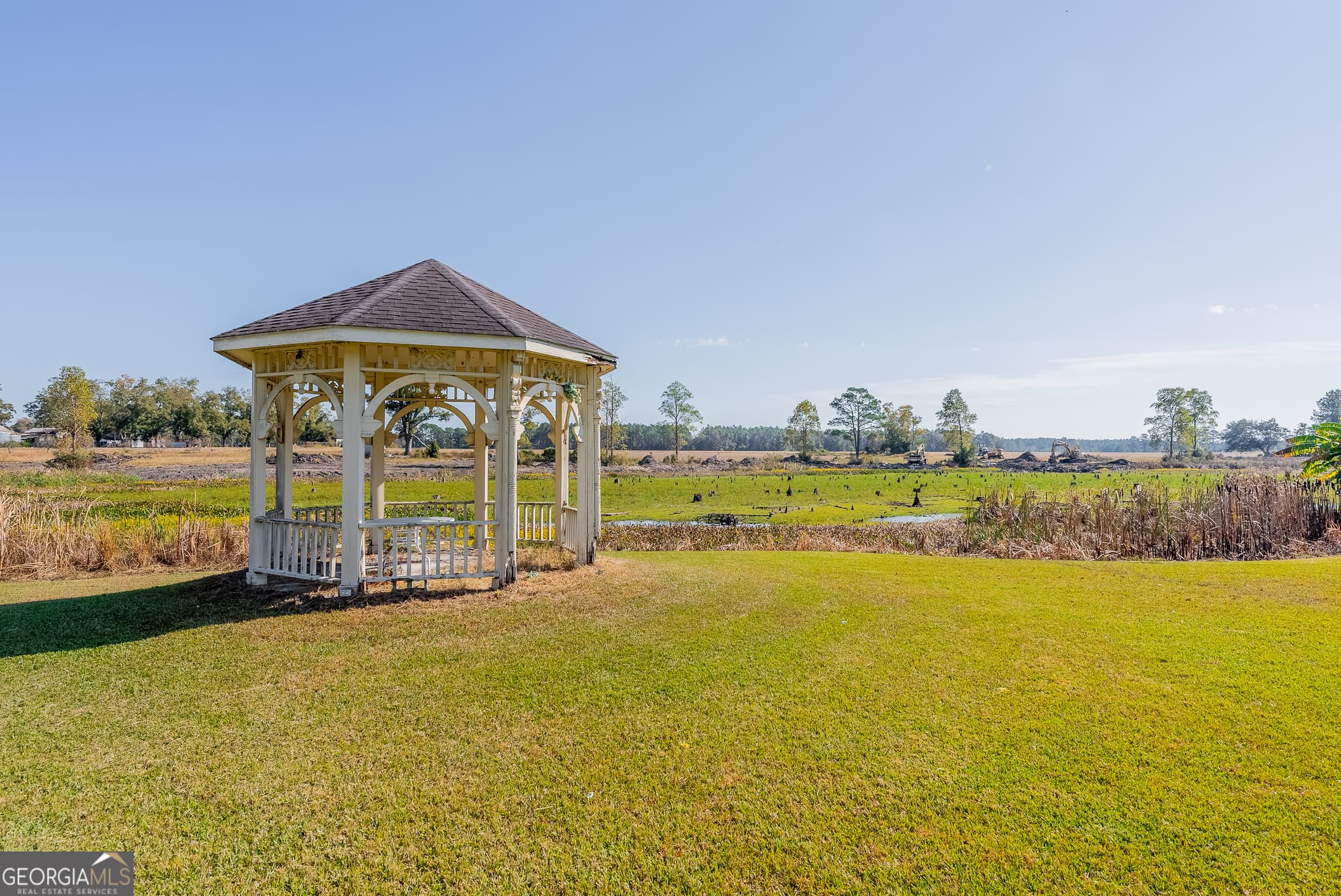3 bedroom, 2 bathroom, 1,994 sq ft single family residence for sale at 6664 Southside Drive, Blackshear, GA 31516 — photo 6