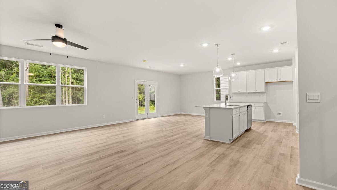 5 bedroom, 3 bathroom, 3,611 sq ft single family residence for sale at 3109 Hallsley Drive, South Fulton, GA 30349 — photo 6