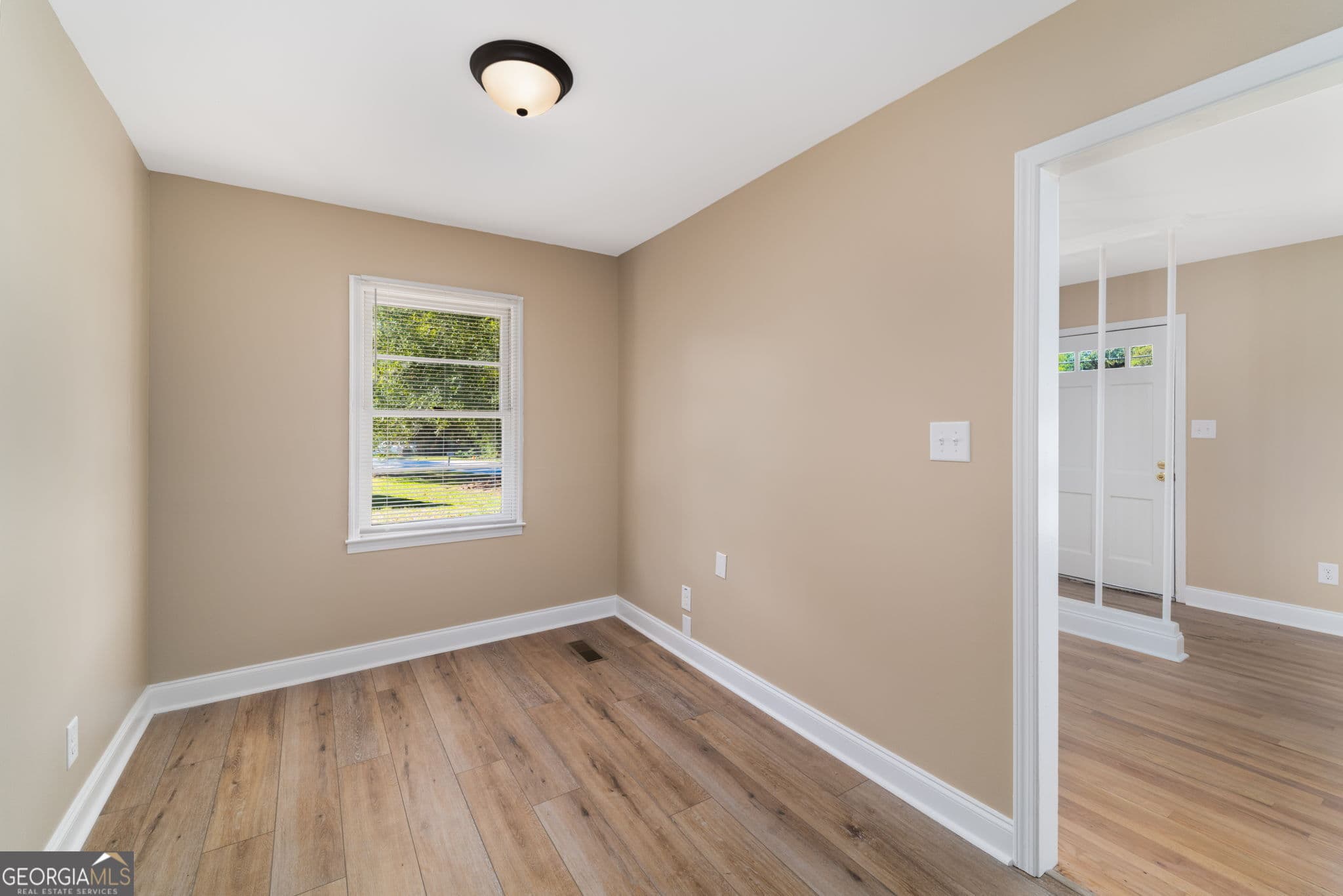 3 bedroom, 2 bathroom, 1,792 sq ft single family residence for sale at 2609 Tredway Drive, Macon, GA 31211 — photo 3